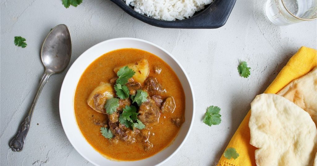 Slow Cooker Beef Massaman